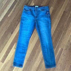 NWT High Rise Skinny Jeans